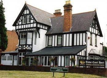 The Tudor Court Hotel Solihull Eksteriør bilde