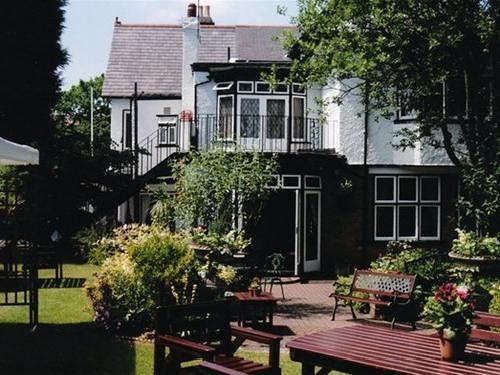 The Tudor Court Hotel Solihull Eksteriør bilde